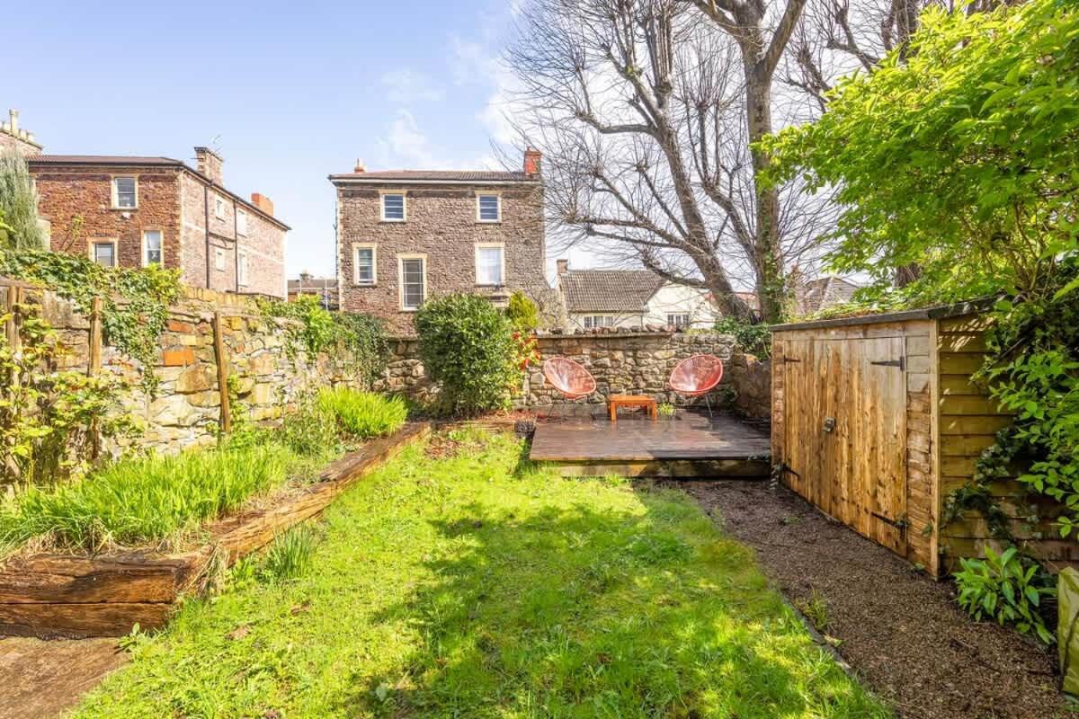 Spacious And Quiet Ground Floor Flat Bristol