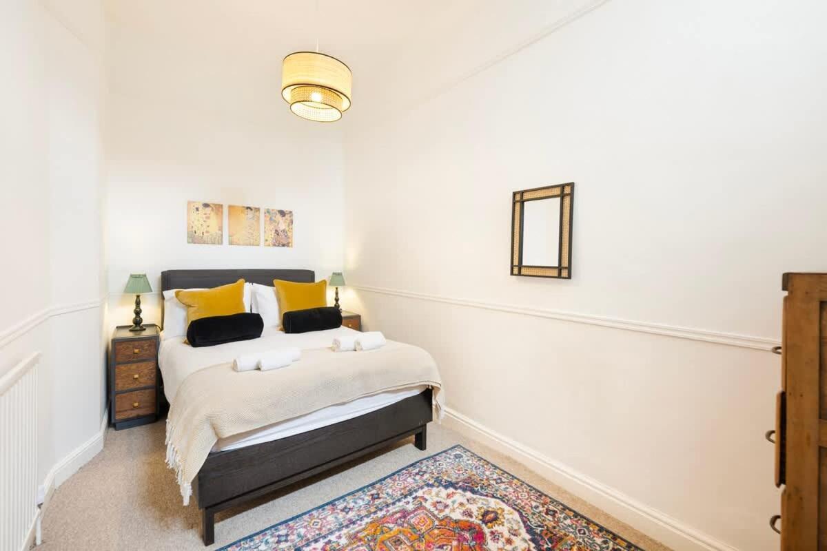 Spacious And Quiet Ground Floor Flat Apartamento